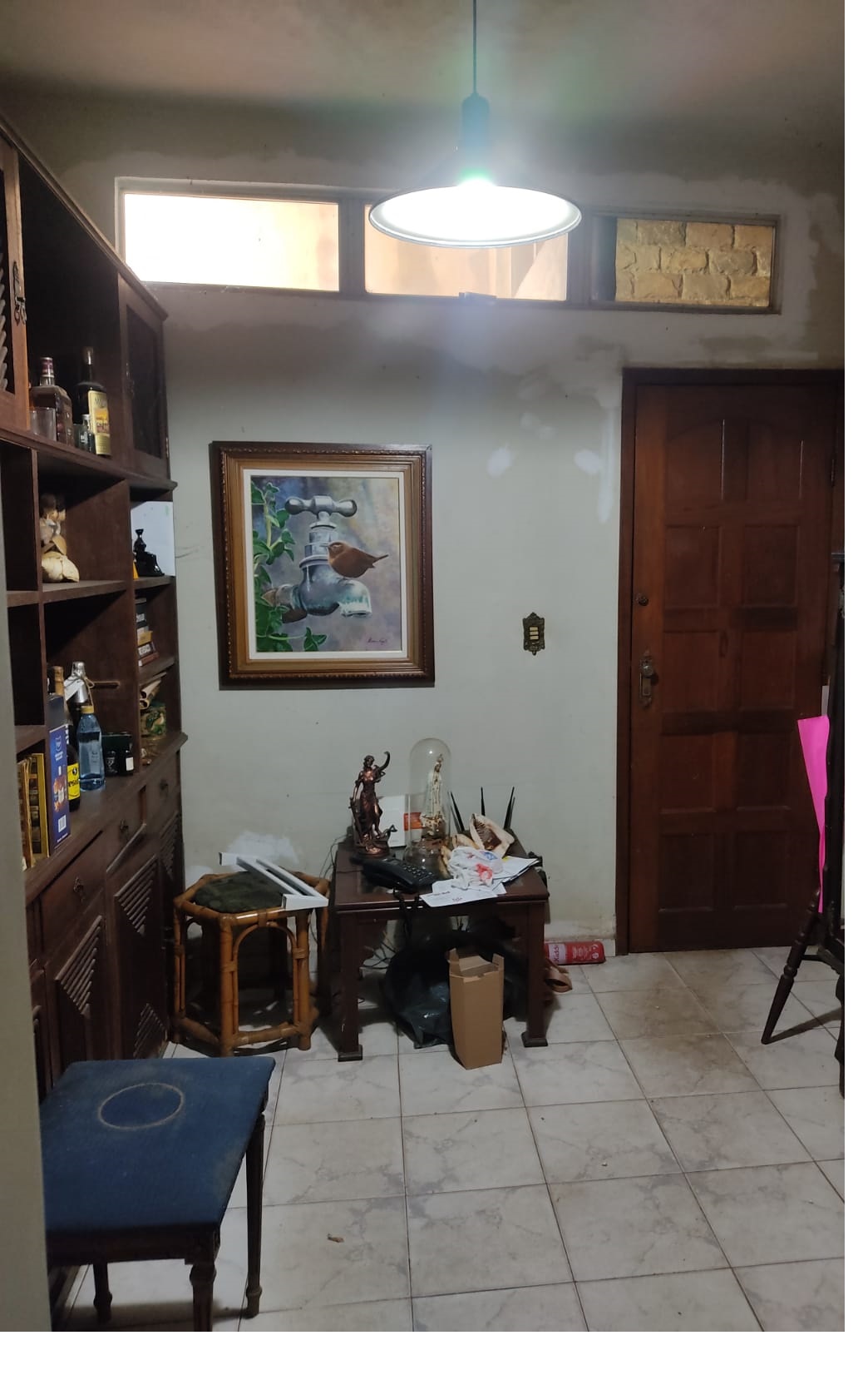VENDO CASA COM PISCINA-BAIRRO AEROPORTO